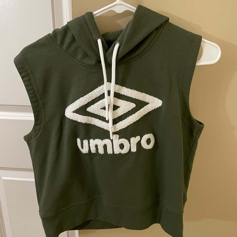 Umbro sleeveless hoodie